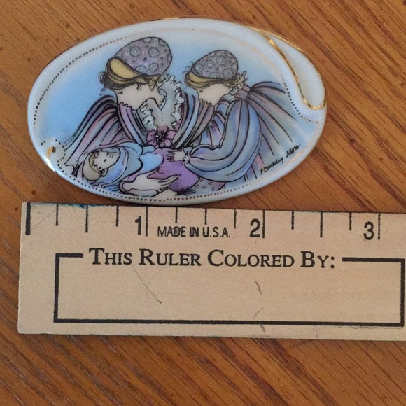 P. Buckley Moss Brooch-Mother and Children - Picture 2 of 3